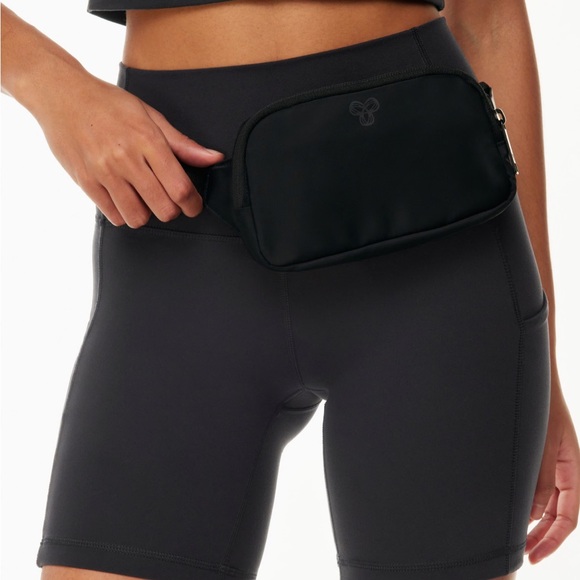 TnAction On-The-Way Exposed Mini Bag In Black - Picture 4 of 7